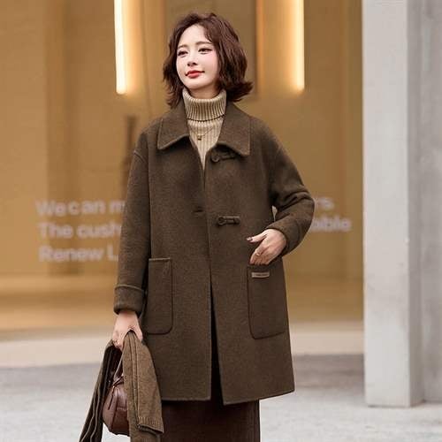 Moteriškas trumpas paltas su kailio apykakle, Chenille audinys, Spandekso mišinys, vienos eilės užsegimas, japoniškai-korejiškas laisvalaikio stilius