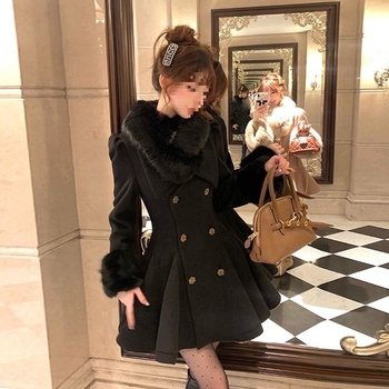 Női gyapjúkabát prém gallérral, derekat szorító fazon, dupla gombolás, rövid szabású, spandex keverék