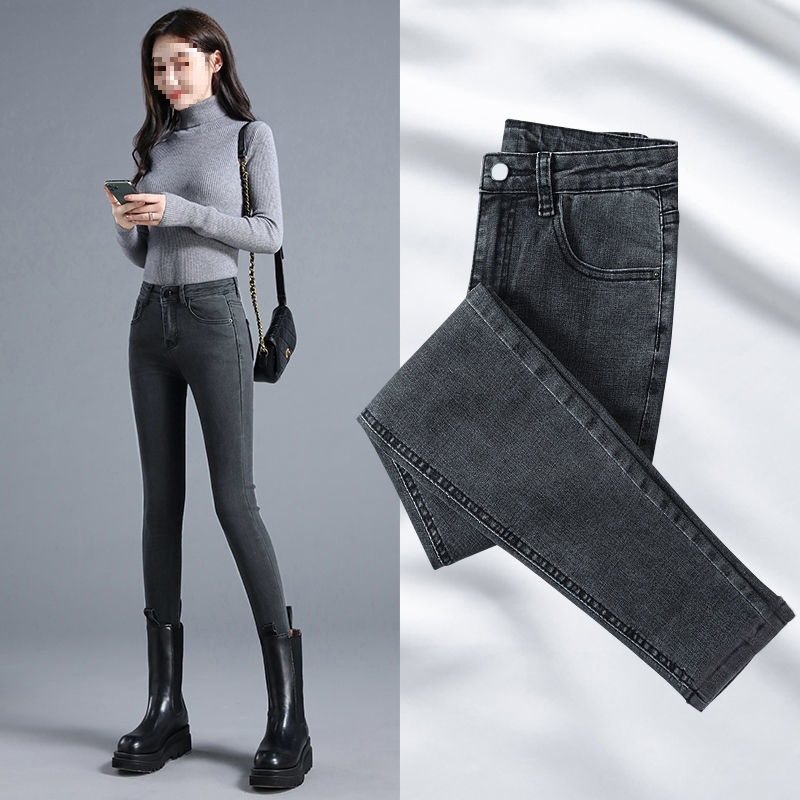 Τζίν με ψηλόμεσο, ελαστικό denim, πολυεστέρας 90–95%, γραμμή μολύβι, Χειμώνας 2025