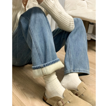 Τζιν γυναικείο με επένδυση φλίς, χοντρό ύφασμα, ψηλή μέση, φαρδιά μπατζάκια, ντένιμ, 50–70% βαμβάκι, φερμουάρ και κουμπιά, πολλές τσέπες