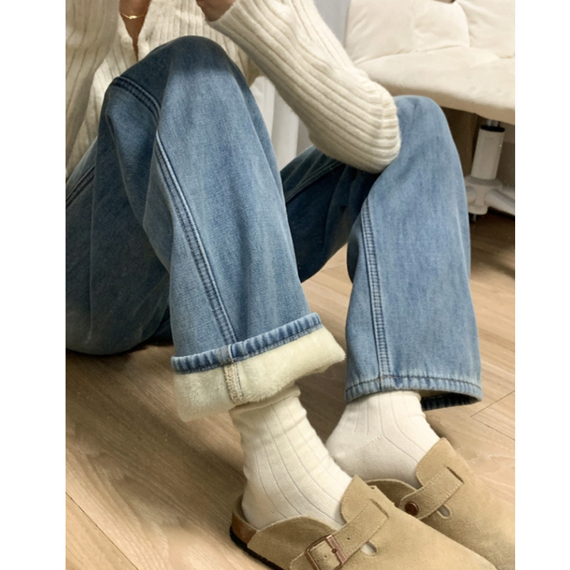 Τζιν γυναικείο με επένδυση φλίς, χοντρό ύφασμα, ψηλή μέση, φαρδιά μπατζάκια, ντένιμ, 50–70% βαμβάκι, φερμουάρ και κουμπιά, πολλές τσέπες