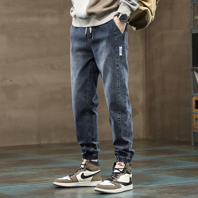 Vīriešu džinsi ar taisnu piegriezumu, denims-pamu audums, vidējā josta, auklas aizdare, mazgājams