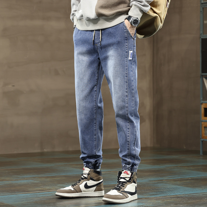 Vīriešu džinsi ar taisnu piegriezumu, denims-pamu audums, vidējā josta, auklas aizdare, mazgājams