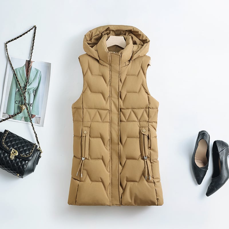 Sieviešu vidēja garuma dūnu-kokvilnas veste ar kapuci, rāvējslēdzēja, poliestera audums, ģeometrisks raksts, bieza, ziema 2025