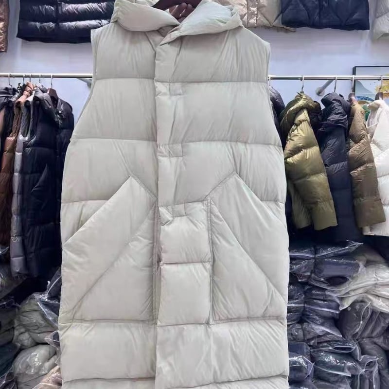 Női kapucnis tollkabát, 90% tolltartalom, töltet: fehér kacsa toll, külső anyag: nylon-spandex