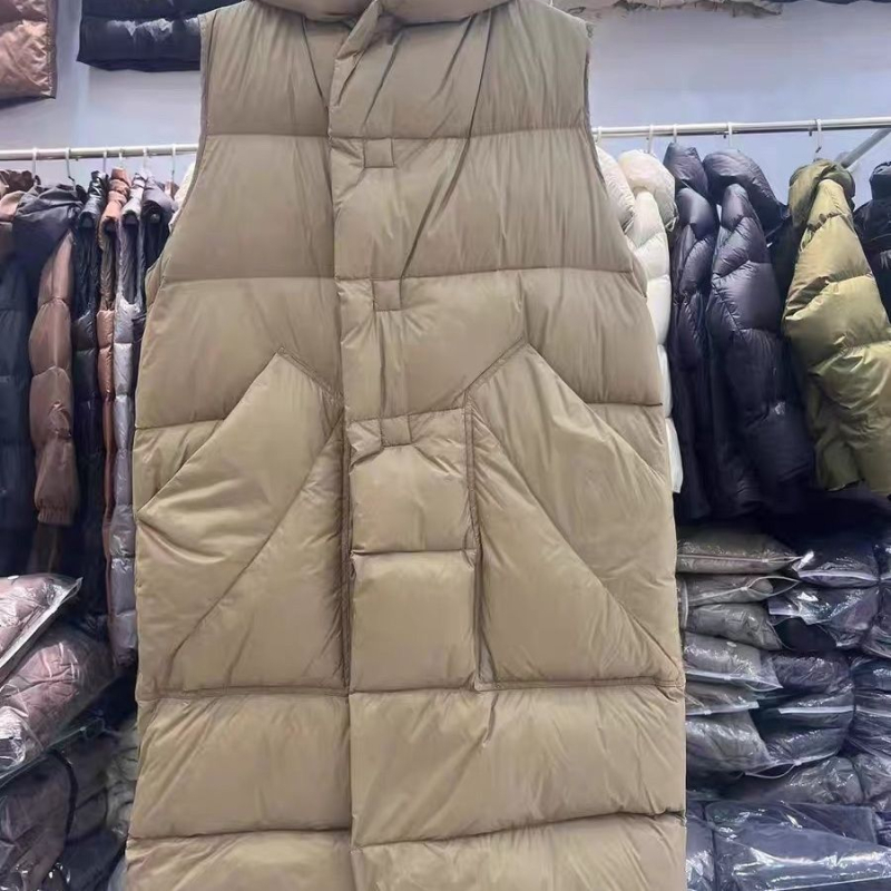 Női kapucnis tollkabát, 90% tolltartalom, töltet: fehér kacsa toll, külső anyag: nylon-spandex