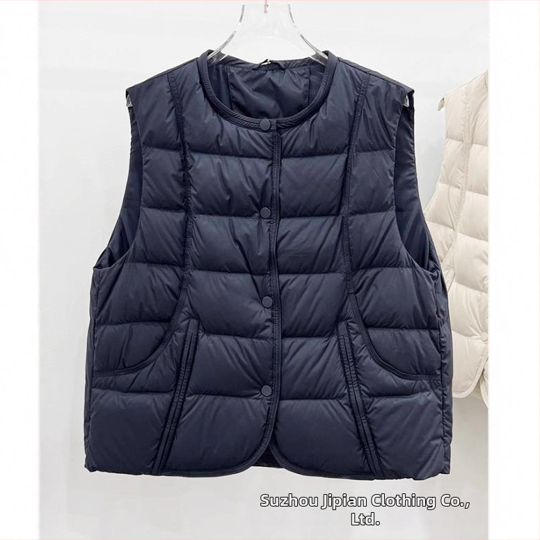 Moterų be rankovių pūkų liemenė, apvalus kaklas, laisvas kirpimas, 86–90% pūkų užpildas, poliesterio audinys, įprastas ilgis, žiema 2025