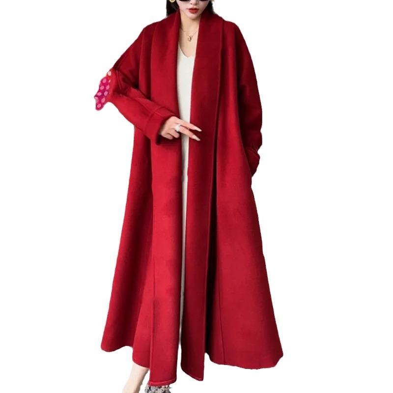 Ilgas vilnos žieminis paltas, storas, moteriško kirpimo, vienos spalvos, priekyje raištelis, elastano mišinys