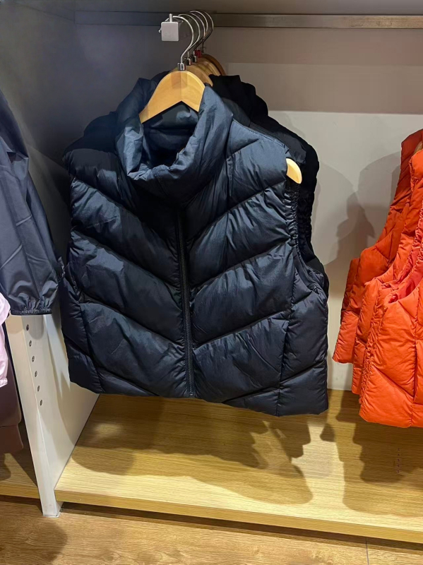 URAZ Vestă fără mâneci pentru femei cu guler înălțat, croială scurtă, material Rayon, Toamna 2025