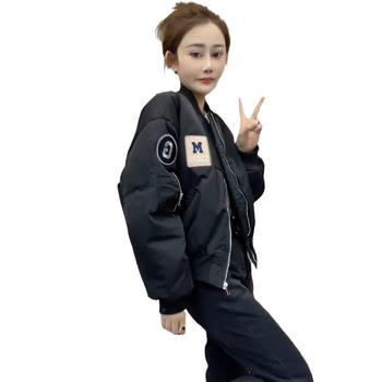 Moteriška quiltota trumpa bomber striukė, Oxford audinys, poliesteris 80–90%, laisvas kirpimas, stovinti apykaklė, užtrauktukas, ilgis 50–65 cm, ruduo 2024