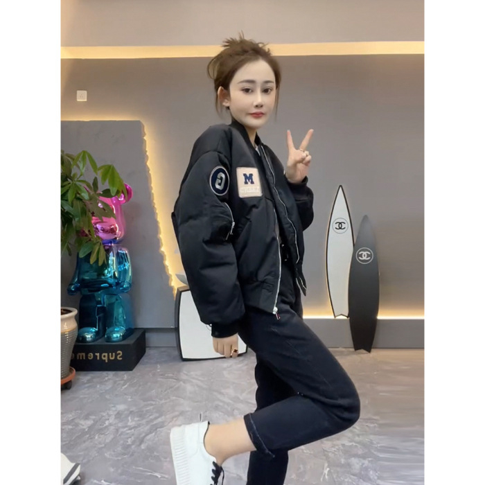 Moteriška quiltota trumpa bomber striukė, Oxford audinys, poliesteris 80–90%, laisvas kirpimas, stovinti apykaklė, užtrauktukas, ilgis 50–65 cm, ruduo 2024