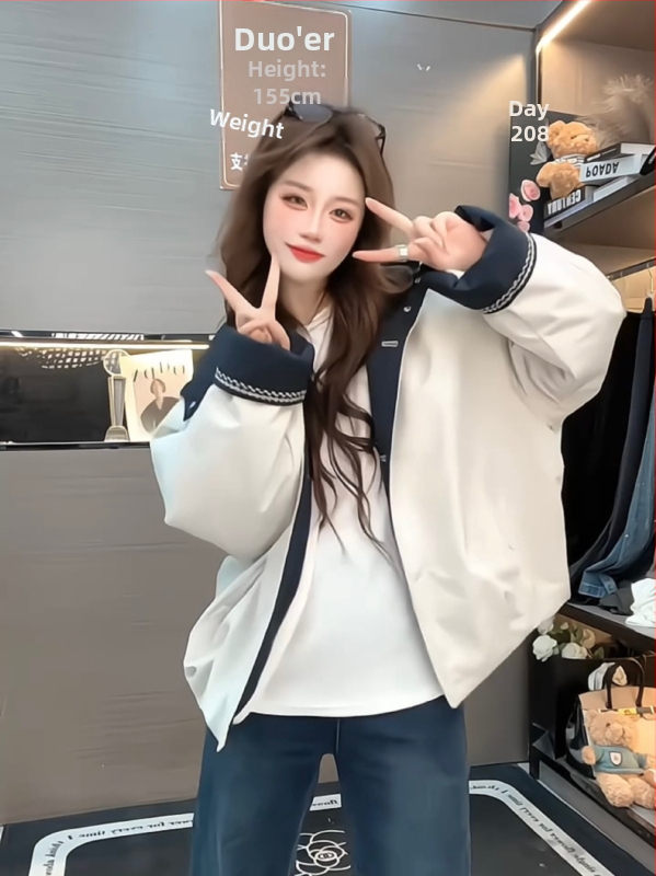 Moteriška striukė su gobtuvu, be avies vilnos pildymo, laisvas kirpimo, polo apykaklė, be lyginimo