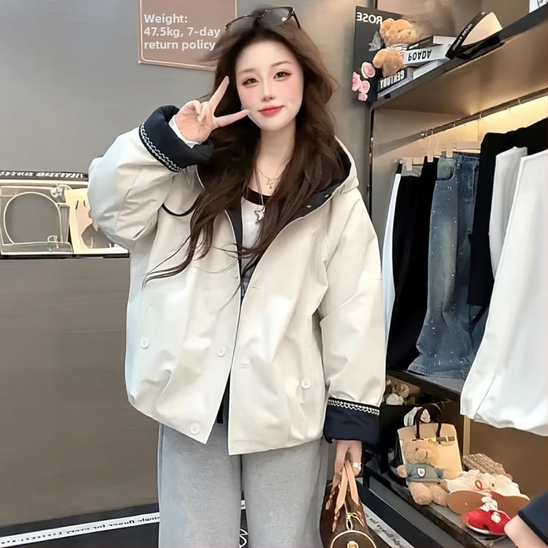 Moteriška striukė su gobtuvu, spalvų blokais, su fliso pamušalu, stora, trumpas kirpimas, laisvas kirpimas