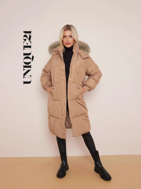 Памучно подплатено палто с качулка, средна дължина, материя полиестер и еластан, подплата с пух, подвижна изкуствена пухова яка, ципово закопчаване