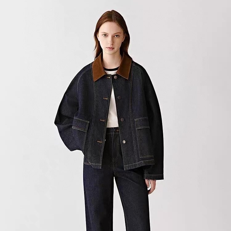 Женски дънков комплект: дънково яке и дънки, памук-еластичен деним, дълги ръкави, Яка: Ревер, Обикновена дължина 50–65 cm (Дънков плат; Памук 95%+; Версия: конвенционална; Сезон: есен 2025)