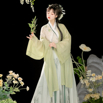 Felnőtt Hanfu ruha Song-dinasztia stílusú kínai ősi jelmez keresztezett nyakkal és derékszoknyával, éteri és kecses, modernizált ősi stílusú modell, tavasz-nyár 2023. Szövet: chiffon. Fő anyag: acetát szál. Acetát tartalom <30%; második összetevő <30%; Fol