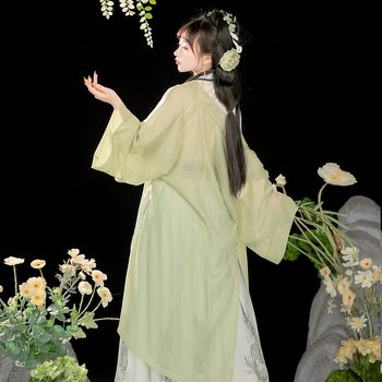 Felnőtt Hanfu ruha Song-dinasztia stílusú kínai ősi jelmez keresztezett nyakkal és derékszoknyával, éteri és kecses, modernizált ősi stílusú modell, tavasz-nyár 2023. Szövet: chiffon. Fő anyag: acetát szál. Acetát tartalom <30%; második összetevő <30%; Fol