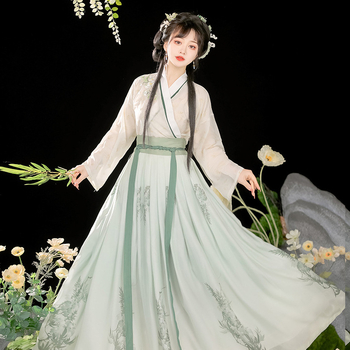 Felnőtt Hanfu ruha Song-dinasztia stílusú kínai ősi jelmez keresztezett nyakkal és derékszoknyával, éteri és kecses, modernizált ősi stílusú modell, tavasz-nyár 2023. Szövet: chiffon. Fő anyag: acetát szál. Acetát tartalom <30%; második összetevő <30%; Fol