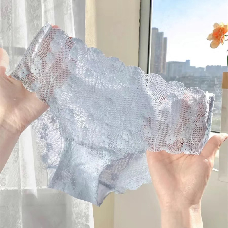 Chiloți din dantelă pentru femei, talie medie, respirabili, nylon 80–90%, căptușeală din bumbac în zona crotului