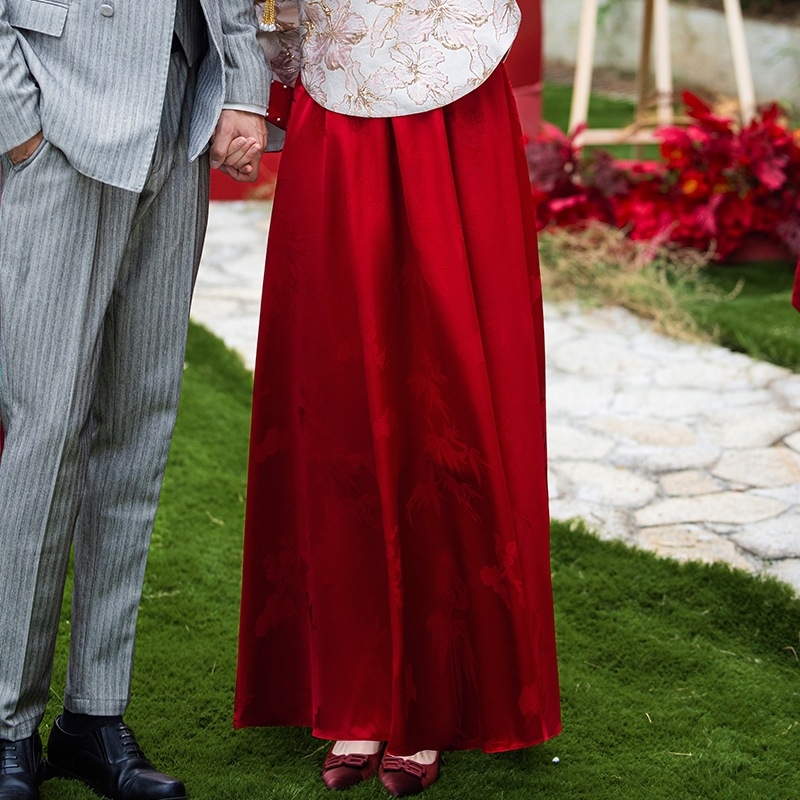 Új kínai stílusú esküvői kardigán-szett jacquár szoknyával, magas gallér, ferde nyitású csattal, nehéz brokát anyag