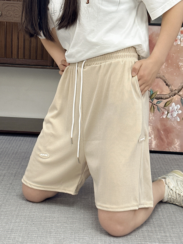 Naiste püksid nööriga, jääsilmne viskoosist, kõrge vöökoht, vaba sirge lõige, viie punkti pikkus, mikroelastsus suvi 2025