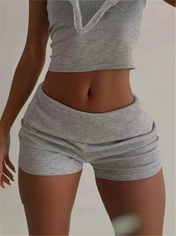 Дамски къси спортни панталони с висока талия, полиестер, съдържание 70–80%, микроеластичност, тънък плат