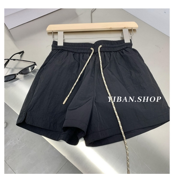 Шорти от нейлон с парашютен крой, висока талия, широк модел, три четвърти дължина, тънък плат