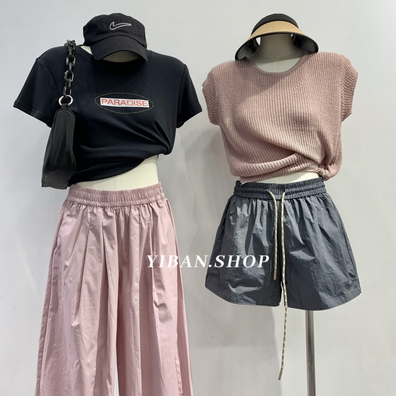 Шорти от нейлон с парашютен крой, висока талия, широк модел, три четвърти дължина, тънък плат