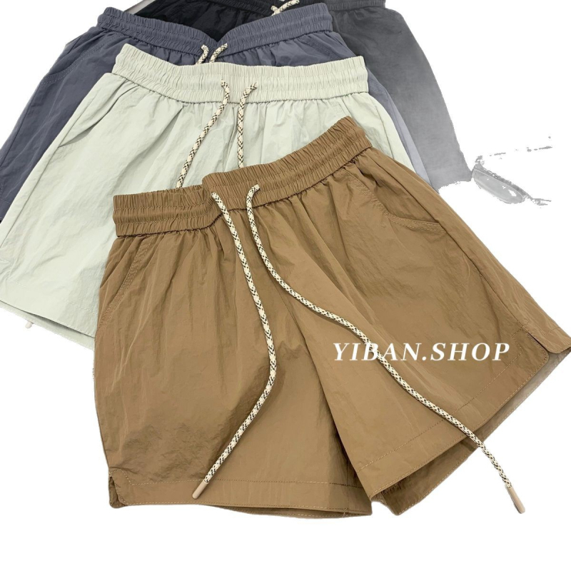 Шорти от нейлон с парашютен крой, висока талия, широк модел, три четвърти дължина, тънък плат