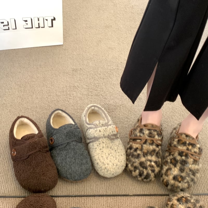 Ženske mokasine od suede sa Velcro zatvaračem, zimske, podstavljene umjetnim plišom, gumeni potplat