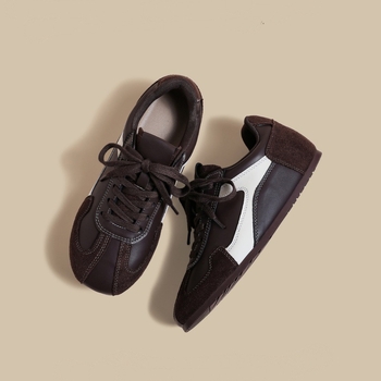 Adidași Forrest Gump cu partea superioară din super fiber, talpa din cauciuc, brană EVA, închidere cu șireturi, toc plat