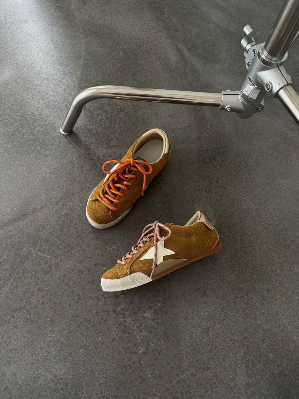 Dexun sieviešu ādas sporta apavi ar šņorēm, apaļa purngala, zems papēdis 1–3 cm, gumijas zole, iekšējā zole no jūras stikla