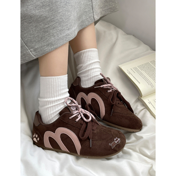 Sieviešu sneakers ar sietveida augšu, gumijas zole, šņorēšana, 3–5 cm papēža augstums, apaļš purns