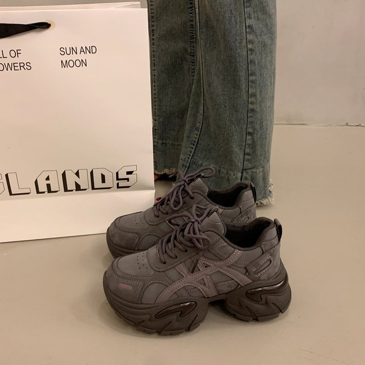 Sieviešu kedas ar biezu zoli augstuma palielināšanai, visas sezonas, 3–7 cm augstums, gumijas zole