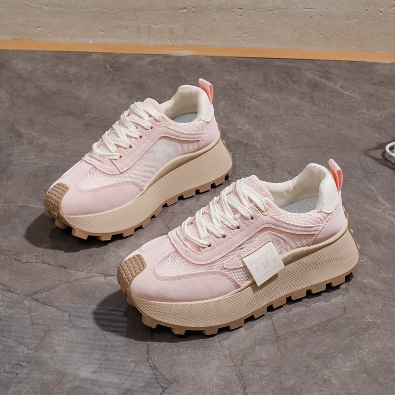 Sieviešu sporta ikdienas apavi — elpojoši, izturīgi pret nolietojumu un triecienu absorbciju; augšdaļa no sintētiskas ādas, gumijas zole; zems augšgals, iekšējā sieta oderējums