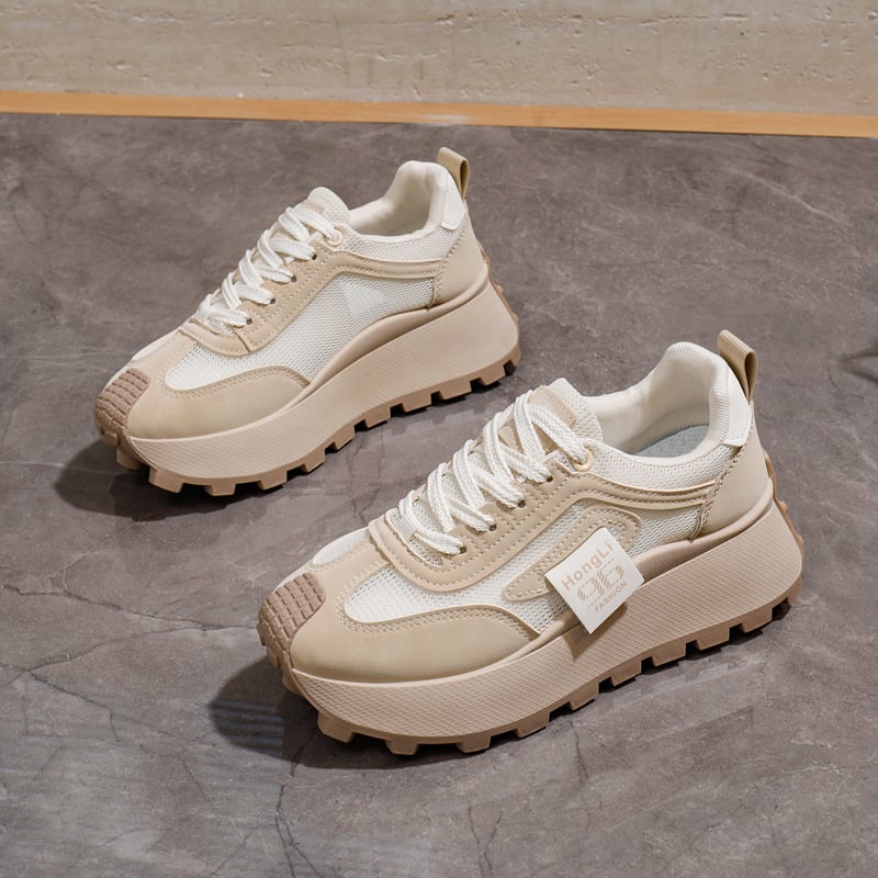 Sieviešu sporta ikdienas apavi — elpojoši, izturīgi pret nolietojumu un triecienu absorbciju; augšdaļa no sintētiskas ādas, gumijas zole; zems augšgals, iekšējā sieta oderējums