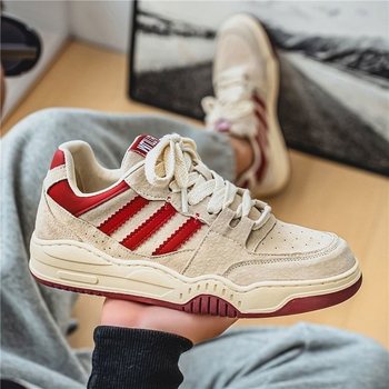 Vīriešu vaflī zoles kurpes – vieglas, elpojošas, augšdaļa no vairāku materiālu, PU zole, zems papēdis 1–3 cm, auklas