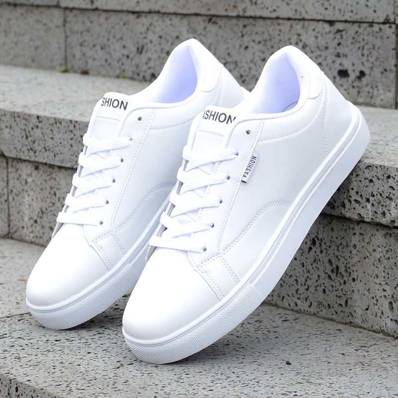 Vīriešu sporta apavi korejiešu stilā, ūdensnecaurlaidīgi un ātri izžūstoši (augšējā daļa PU; EVA iekšējā odere; PVC zole; šņorēšana)