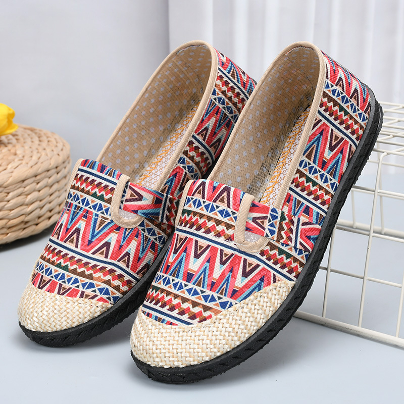 Etno platnene slip-on cipele za žene, zaobljen vrh, prozračna tkaninska uložak, ravna peta, ljeto