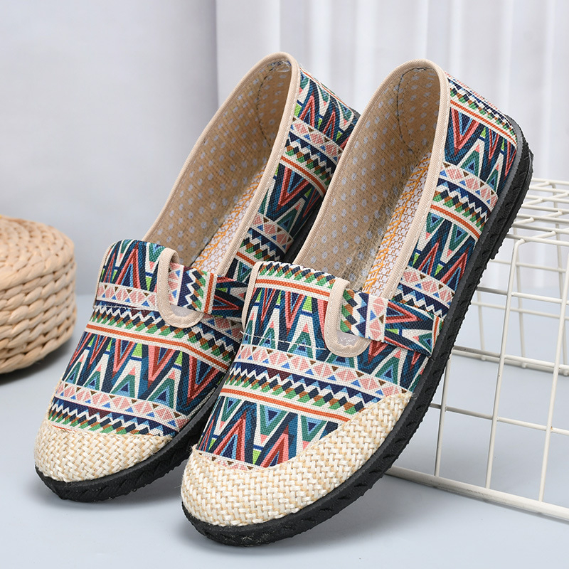 Etno platnene slip-on cipele za žene, zaobljen vrh, prozračna tkaninska uložak, ravna peta, ljeto