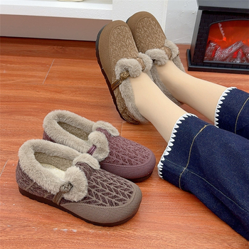 Zimske ženske pamučne cipele — gornji dio od tkanine, unutarnja podstava od umjetnog kratkog pliša, zaobljena nosnica, gumena podplat, niski potpetica 1–3 cm