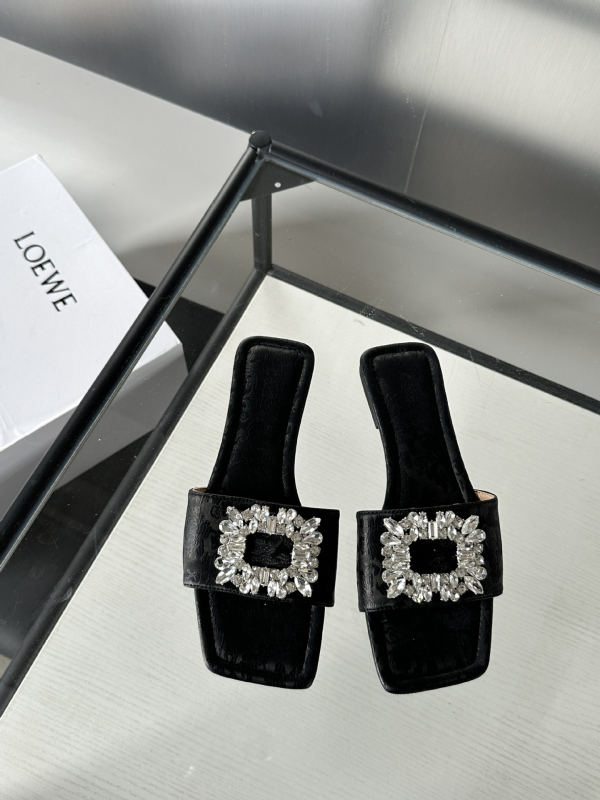 Ženske sandale s plosnom potplatom, otvorenim prstom i rhinestones – Korejski stil; Gornji materijal: super vlakno; Unutarnji materijal: umjetna koža; Potplat: gumeni; Ljeto 2025 izdanje