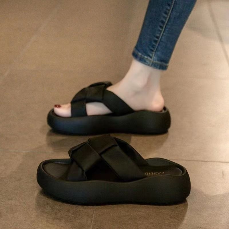 Ženske sandale s PU gornjim dijelom, PVC potplatom, okrugla špička, korejski stil, ljeto 2025