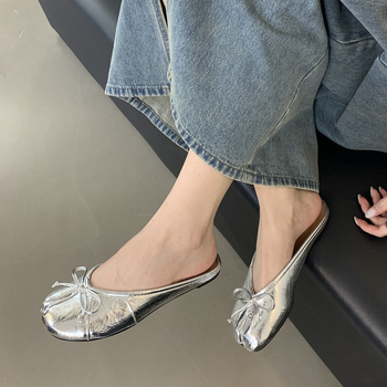 Sandale Slip-On cu funda pentru femei - partea superioară din piele sintetică, căptușeală din piele artificială, talpă din cauciuc, toc plat