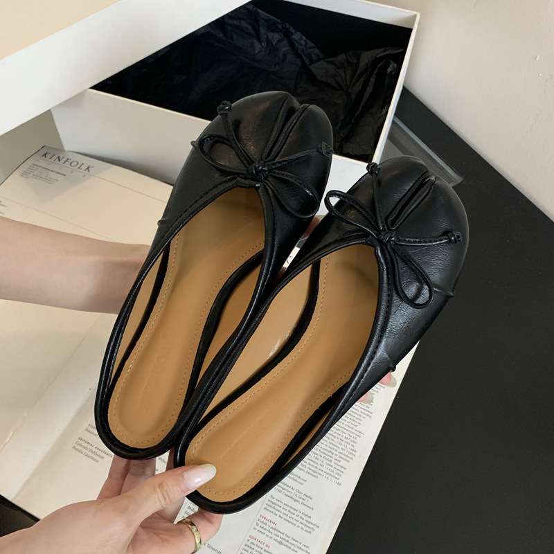 Sandale Slip-On cu funda pentru femei - partea superioară din piele sintetică, căptușeală din piele artificială, talpă din cauciuc, toc plat