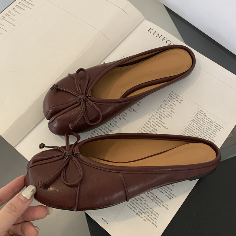 Sandale Slip-On cu funda pentru femei - partea superioară din piele sintetică, căptușeală din piele artificială, talpă din cauciuc, toc plat