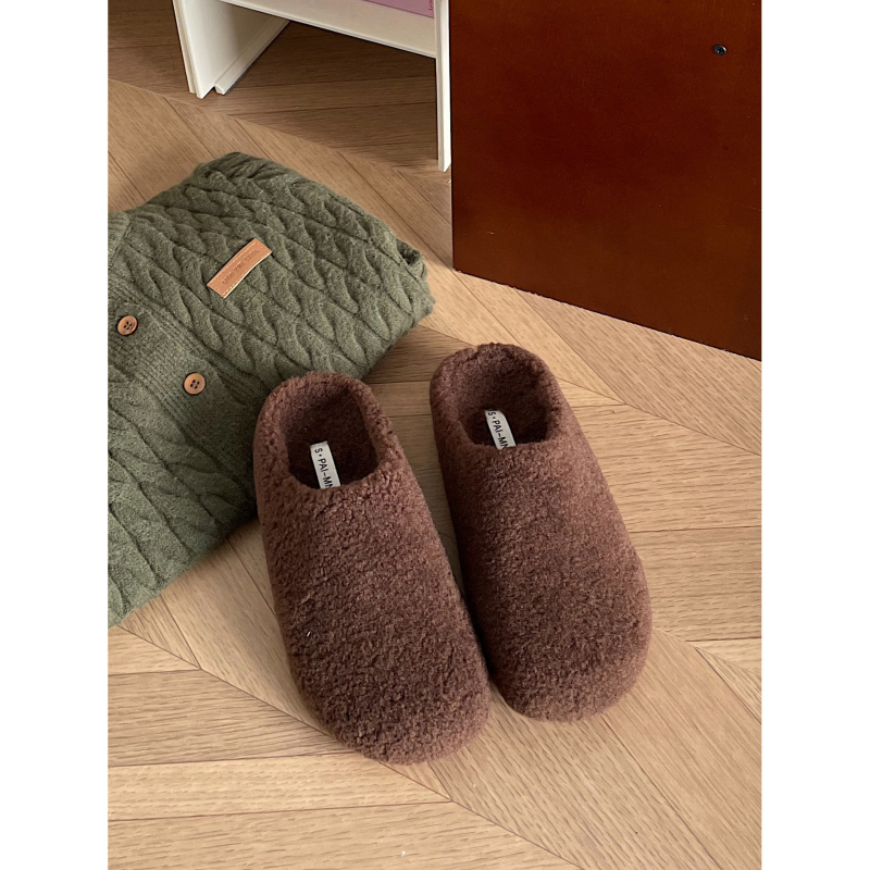 Sieviešu mājas čības no pūka ar slēgtu purnu, gumijas zole, iekšpuse no īsa mākslīgā pūka, pavasaris 2024