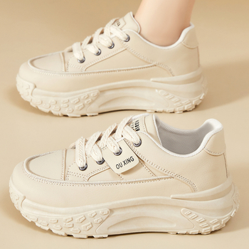 Дамски платнени обувки с повдигащ ефект – връзки, дебел под (Върх: синтетична кожа; Подметка: PVC; Затваряне: връзки; Тип подметка: дебела)