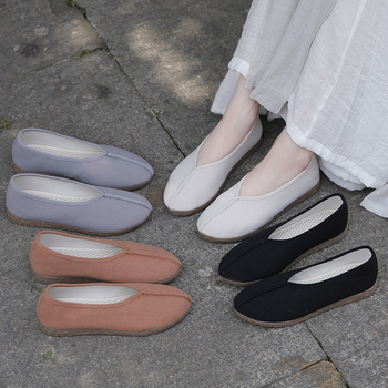 Moteriški retro audinių bateliai, viršutinė dalis iš medvilnės, apvali nosis, žemas viršus, klijuotas kulnas 3–5 cm