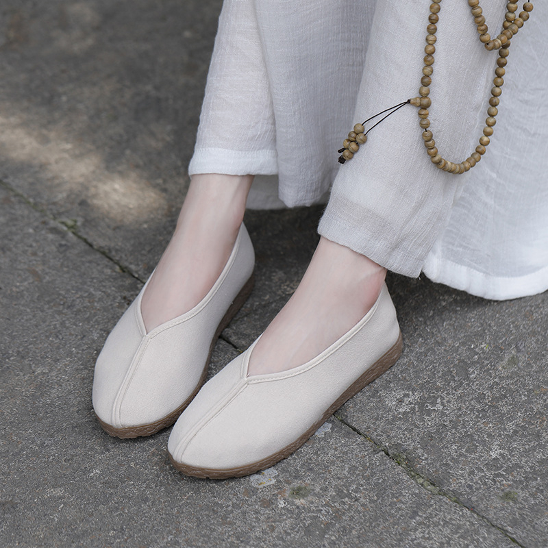 Moteriški retro audinių bateliai, viršutinė dalis iš medvilnės, apvali nosis, žemas viršus, klijuotas kulnas 3–5 cm